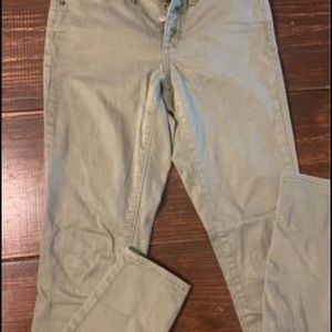Women’s jeans in Olive color